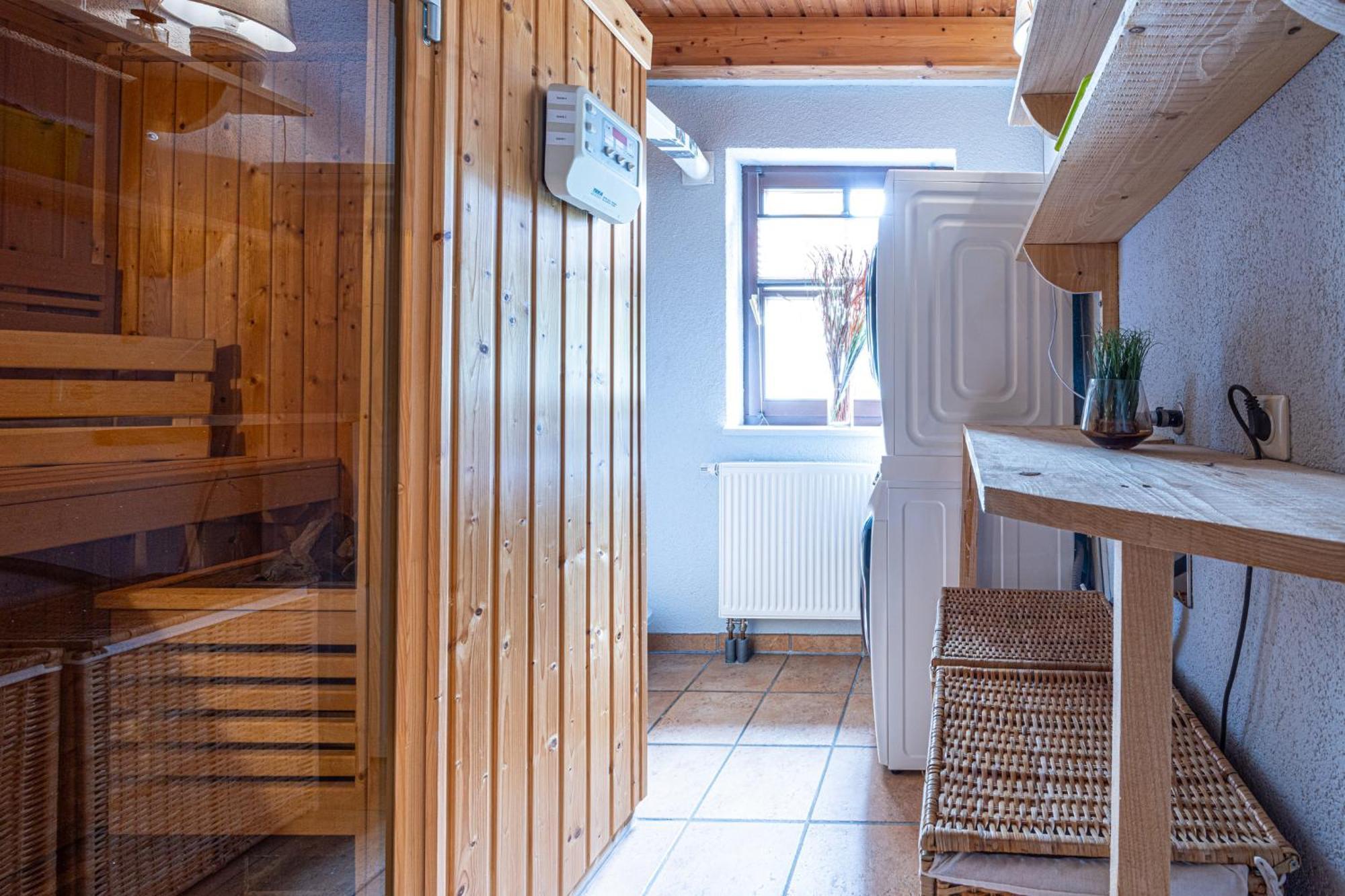 Wellnessparadies Mit Sauna Und Whirlpool Krakow am See Exterior photo